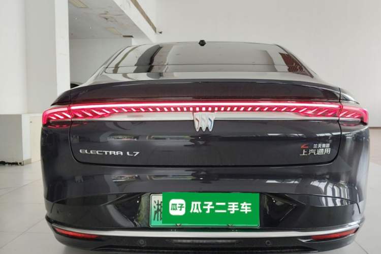 Used Buick L7 2025 Model Aivia Rear