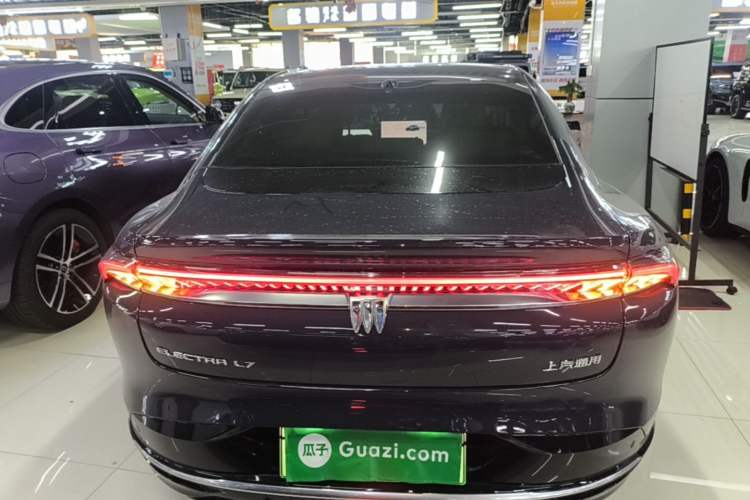 Used Buick L7 2025 Model Aivia Rear