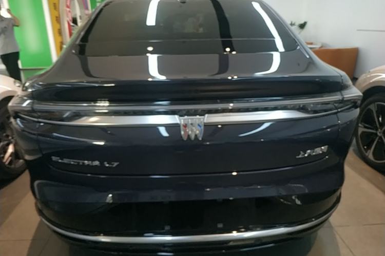 Used Buick L7 2025 Model Aivia Rear