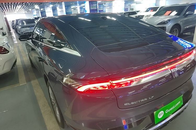 Used Buick L7 2025 Model Aivia Rear Left 45 Deg