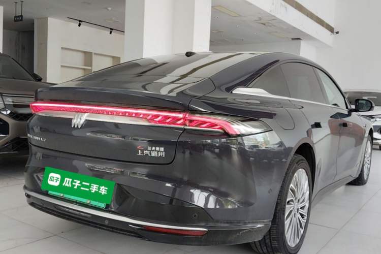 Used Buick L7 2025 Model Aivia Rear Right 45 Deg