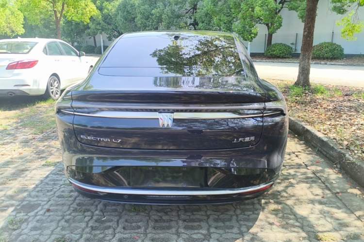 Used Buick L7 2025 Model Aivia Rear
