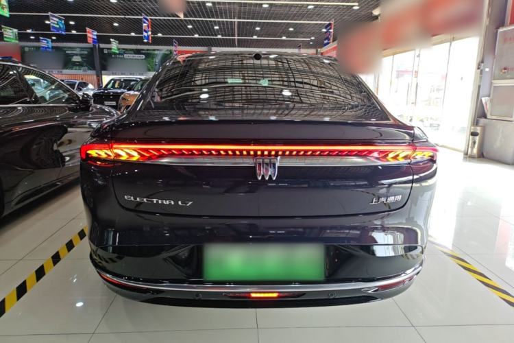 Used Buick L7 2025 Model Aivia Rear