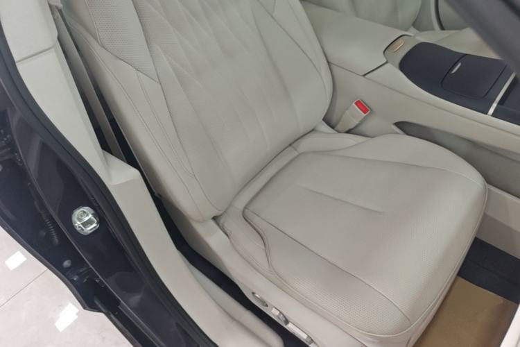Used Buick L7 2025 Model Aivia Right Front Seat