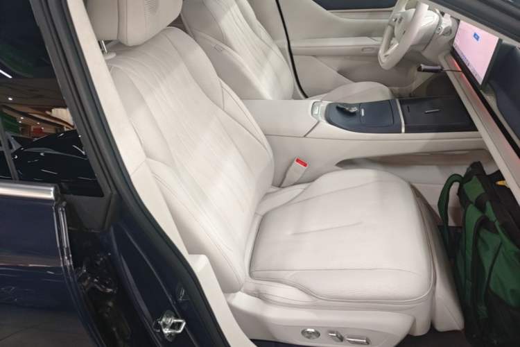 Used Buick L7 2025 Model Aivia Right Front Seat