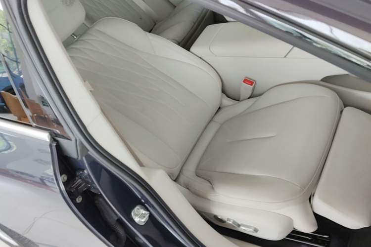 Used Buick L7 2025 Model Aivia Right Front Seat