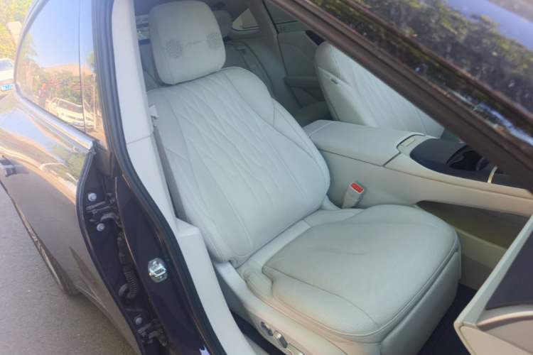 Used Buick L7 2025 Model Aivia Right Front Seat