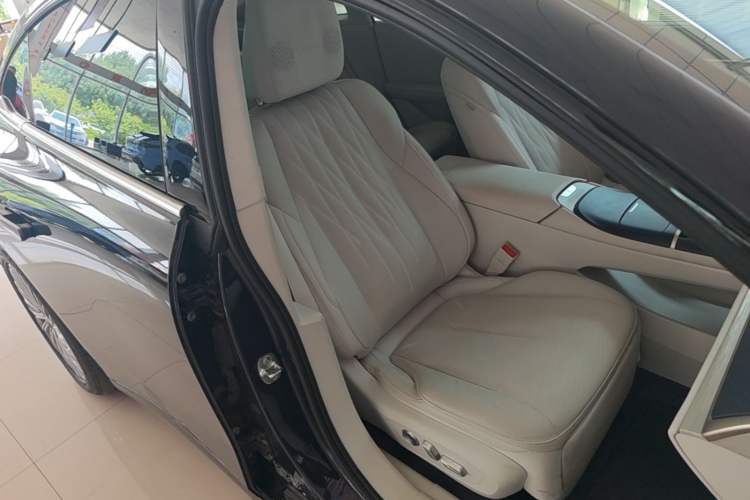 Used Buick L7 2025 Model Aivia Right Front Seat