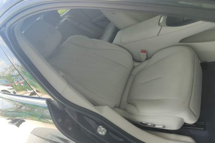 Used Buick L7 2025 Model Aivia Right Front Seat