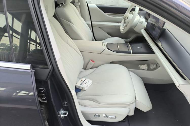 Used Buick L7 2025 Model Aivia Right Front Seat