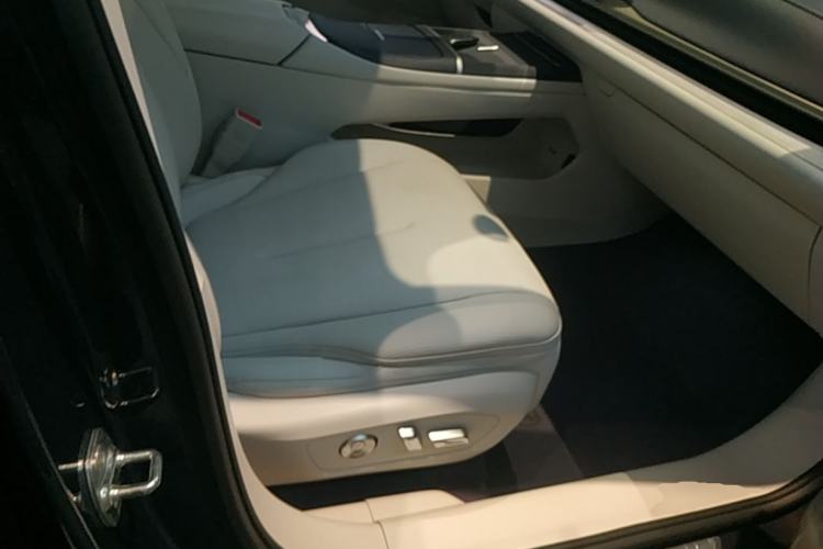 Used Buick L7 2025 Model Aivia Right Front Seat