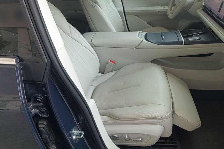 Used Buick L7 2025 Model Aivia Right Front Seat