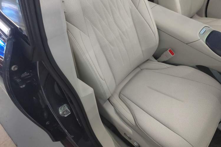 Used Buick L7 2025 Model Aivia Right Front Seat