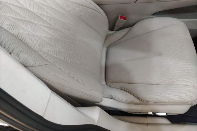 Used Buick L7 2025 Model Aivia Right Front Seat