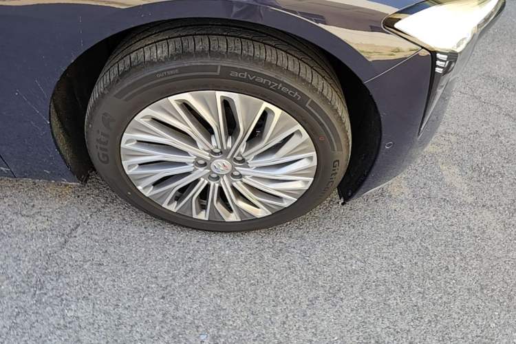 Used Buick L7 2025 Model Aivia Right Front Wheel Hub