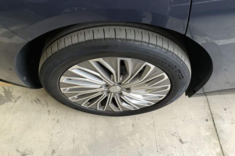 Used Buick L7 2025 Model Aivia Right Rear Wheel Hub