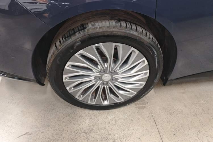 Used Buick L7 2025 Model Aivia Right Rear Wheel Hub