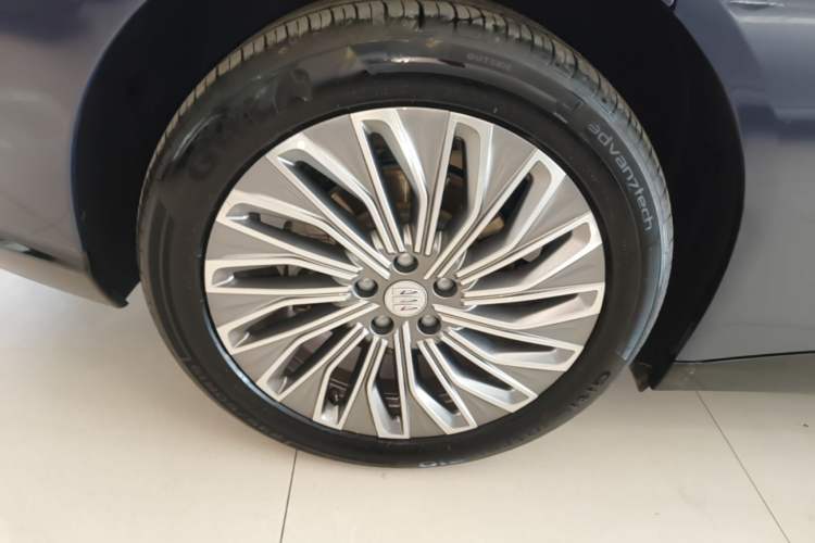 Used Buick L7 2025 Model Aivia Right Rear Wheel Hub