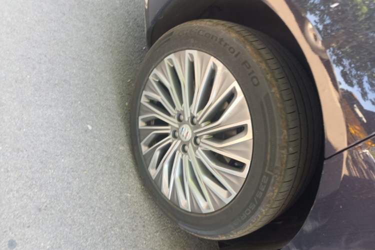 Used Buick L7 2025 Model Aivia Right Rear Wheel Hub