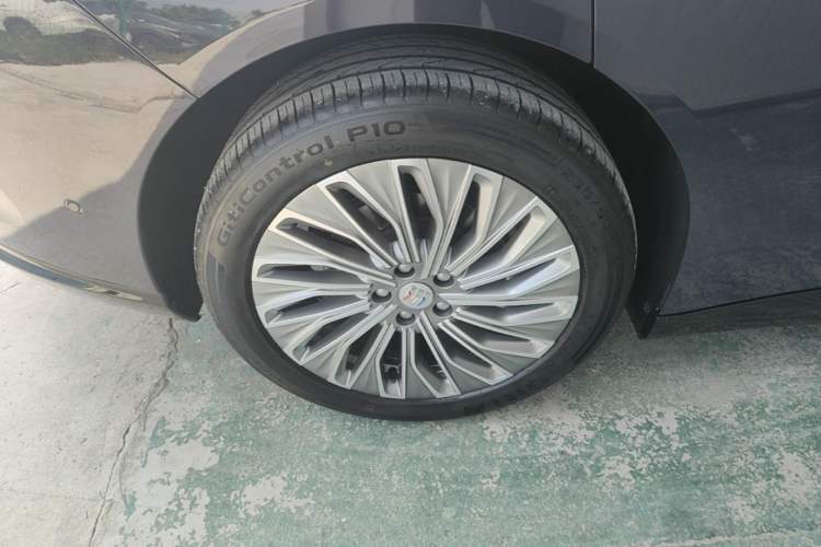 Used Buick L7 2025 Model Aivia Right Rear Wheel Hub
