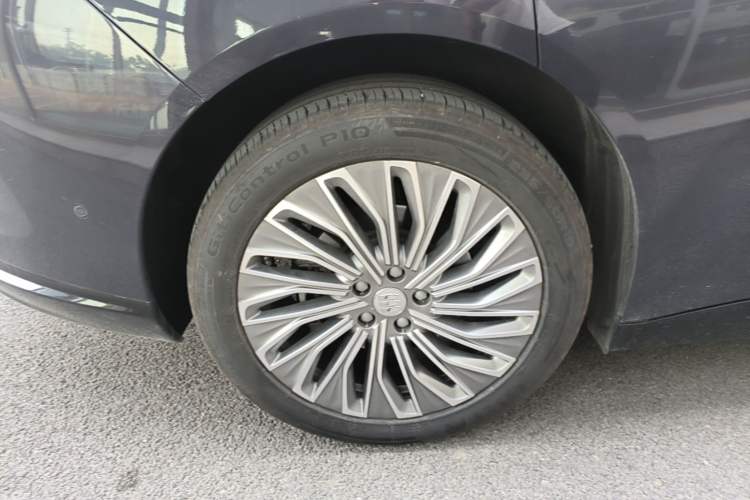 Used Buick L7 2025 Model Aivia Right Rear Wheel Hub
