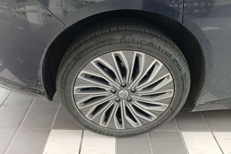 Used Buick L7 2025 Model Aivia Right Rear Wheel Hub