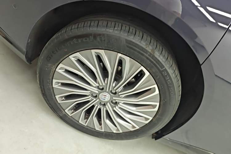 Used Buick L7 2025 Model Aivia Right Rear Wheel Hub