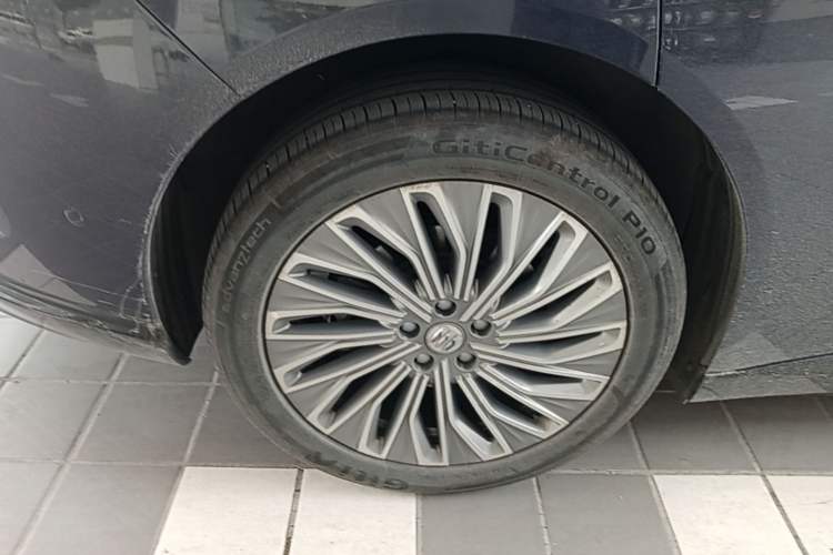 Used Buick L7 2025 Model Aivia Right Rear Wheel Hub