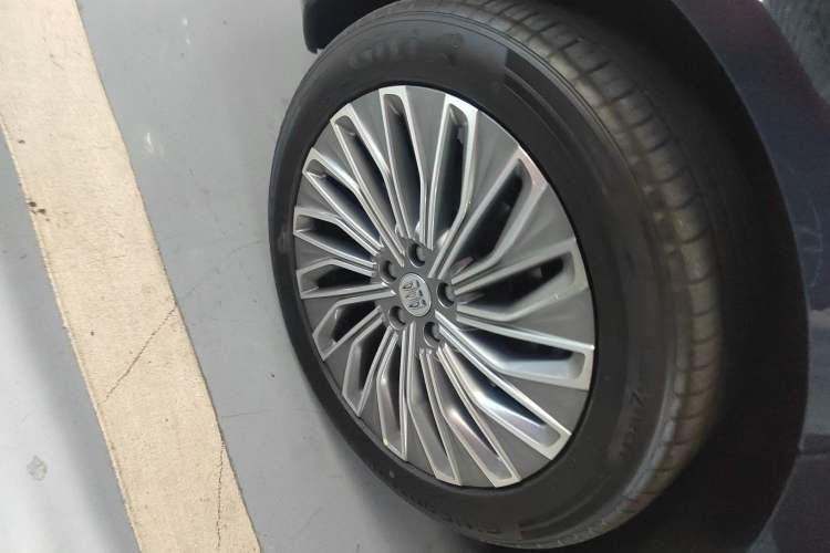 Used Buick L7 2025 Model Aivia Right Rear Wheel Hub