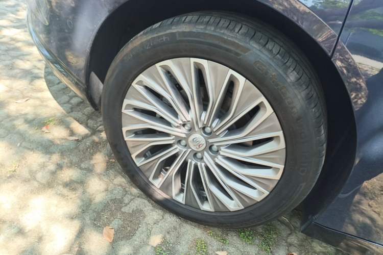 Used Buick L7 2025 Model Aivia Right Rear Wheel Hub