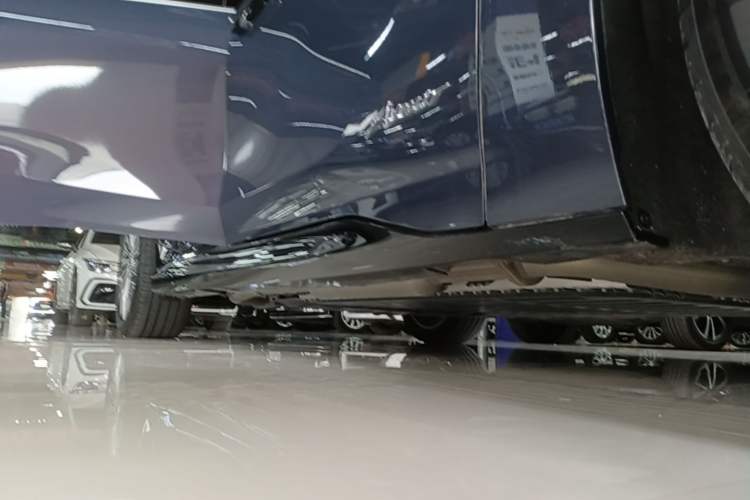 Used Buick L7 2025 Model Aivia Right Side Sill