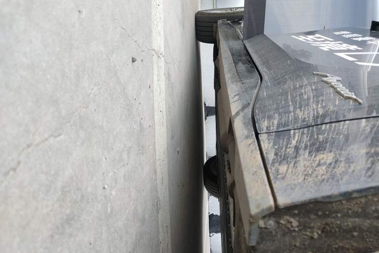 Used Buick L7 2025 Model Aivia Right Side Sill