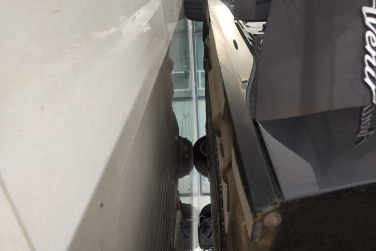 Used Buick L7 2025 Model Aivia Right Side Sill