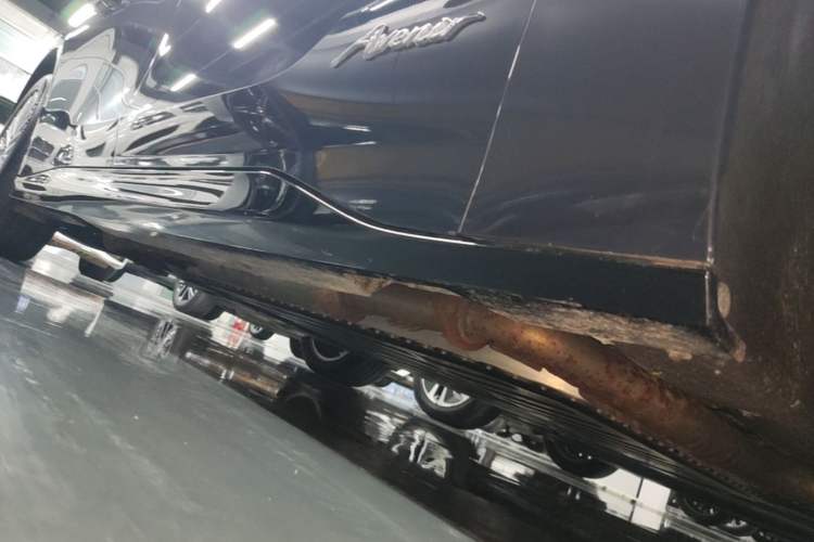 Used Buick L7 2025 Model Aivia Right Side Sill