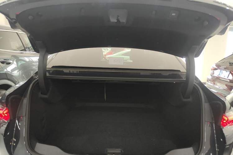 Used Buick L7 2025 Model Aivia Trunk