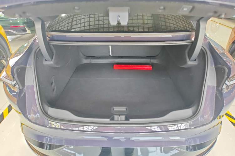 Used Buick L7 2025 Model Aivia Trunk
