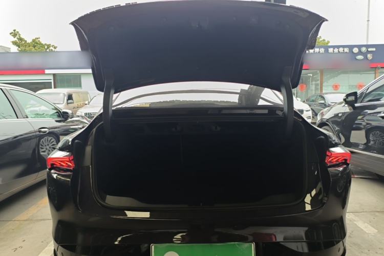 Used Buick L7 2025 Model Aivia Trunk