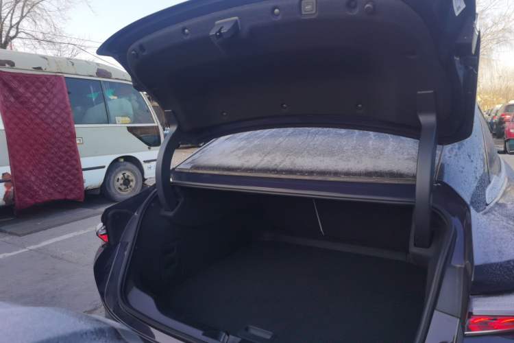 Used Buick L7 2025 Model Aivia Trunk