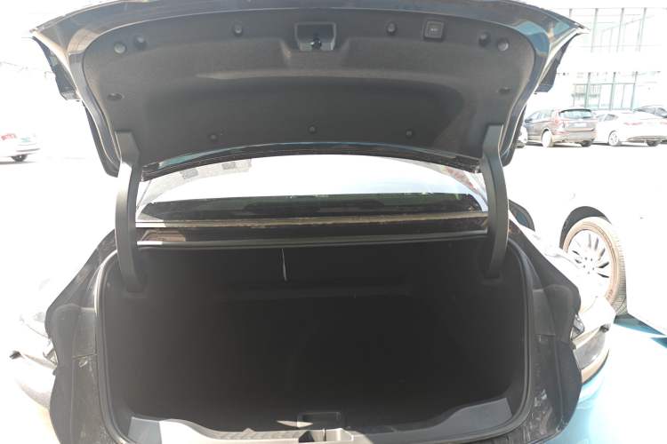 Used Buick L7 2025 Model Aivia Trunk