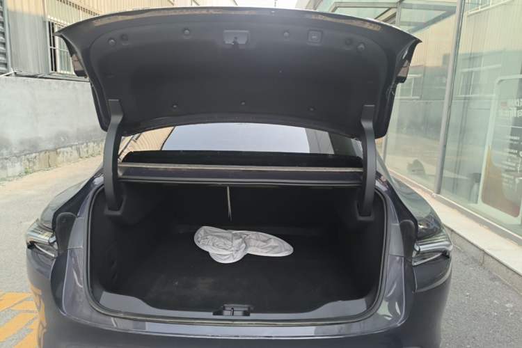 Used Buick L7 2025 Model Aivia Trunk