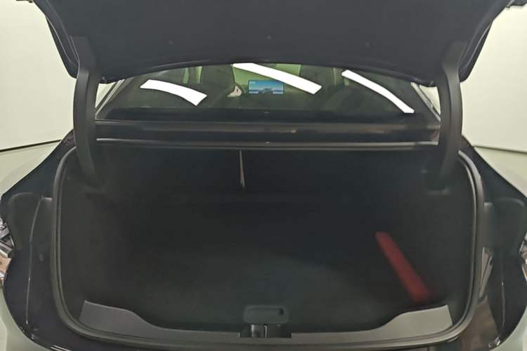 Used Buick L7 2025 Model Aivia Trunk