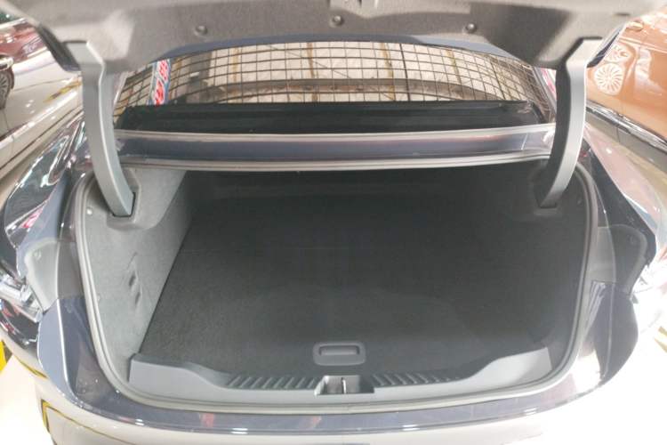 Used Buick L7 2025 Model Aivia Trunk