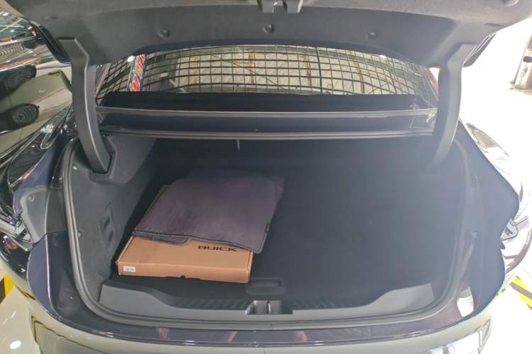 Used Buick L7 2025 Model Aivia Trunk