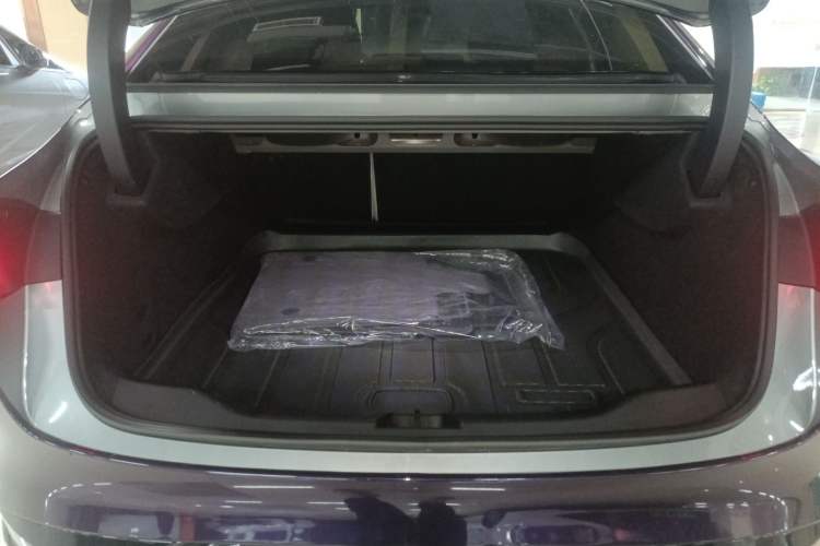 Used Buick L7 2025 Model Aivia Trunk