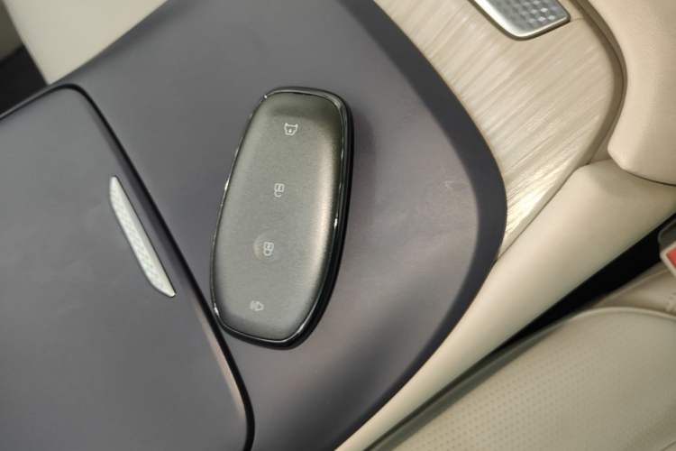 Used Buick L7 2025 Model Aivia Vehicle Key