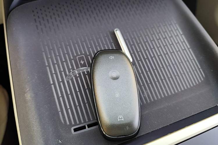 Used Buick L7 2025 Model Aivia Vehicle Key