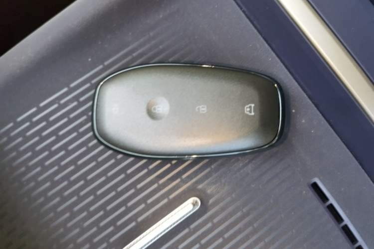 Used Buick L7 2025 Model Aivia Vehicle Key