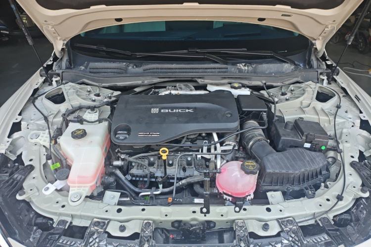 Used Buick L7 2025 Model Aivia Engine Bay