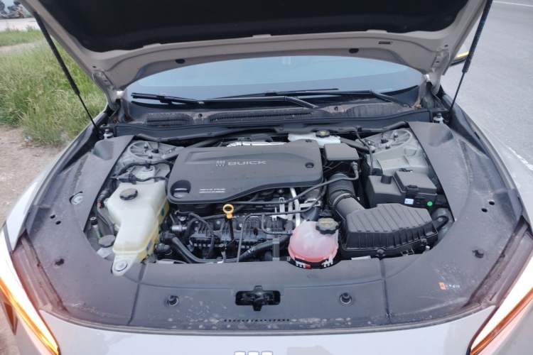 Used Buick L7 2025 Model Luxury Edition Engine Bay