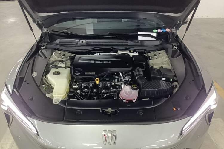 Used Buick L7 2025 Model Aivia Engine Bay